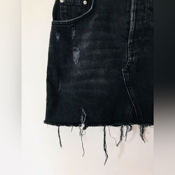 BDG Urban Outfitters Black Cotton Jeans Skirt Size Small Distressed Bottom Hem - Picture 3 of 5